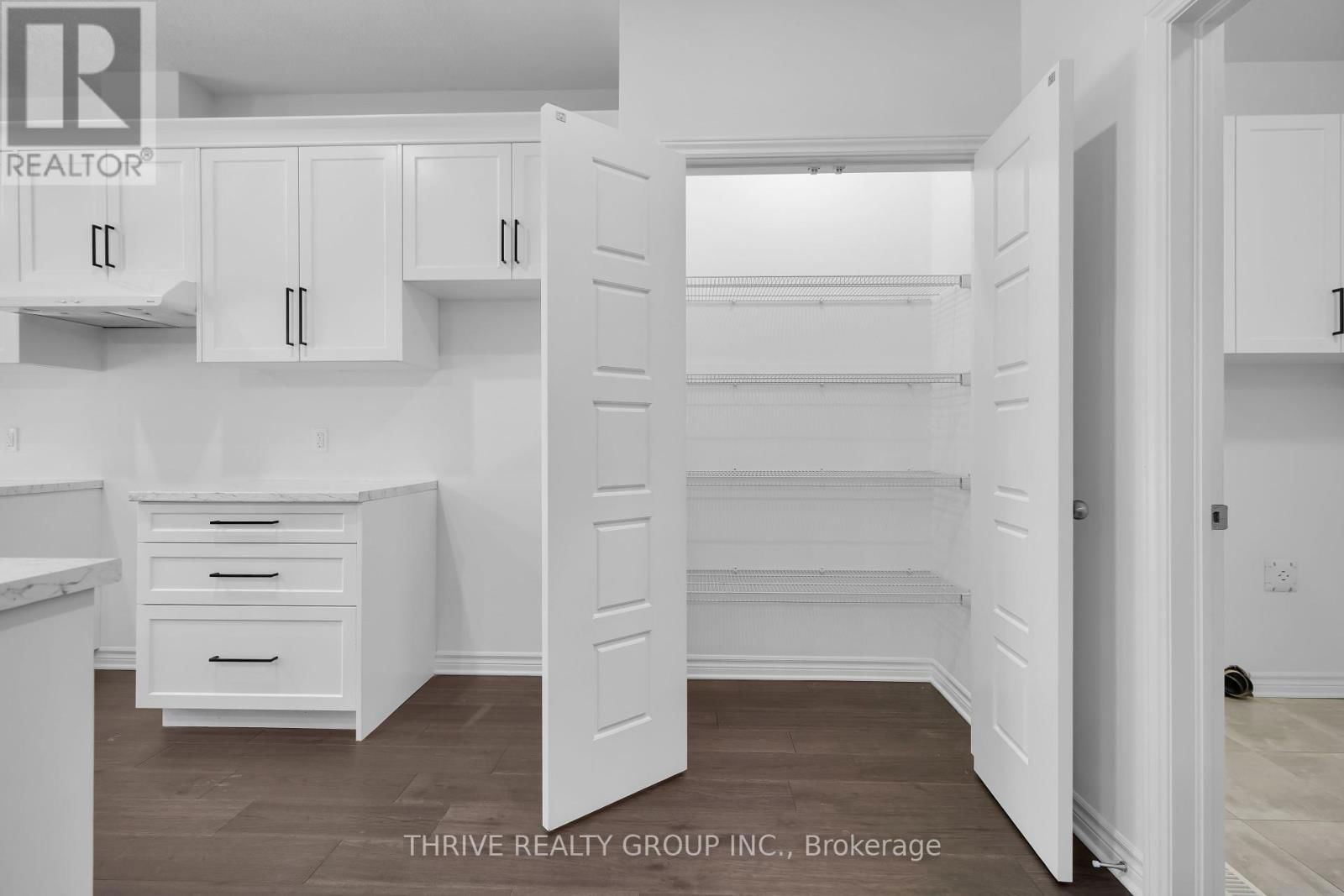 35 - 1080 UPPERPOINT AVENUE Image 14