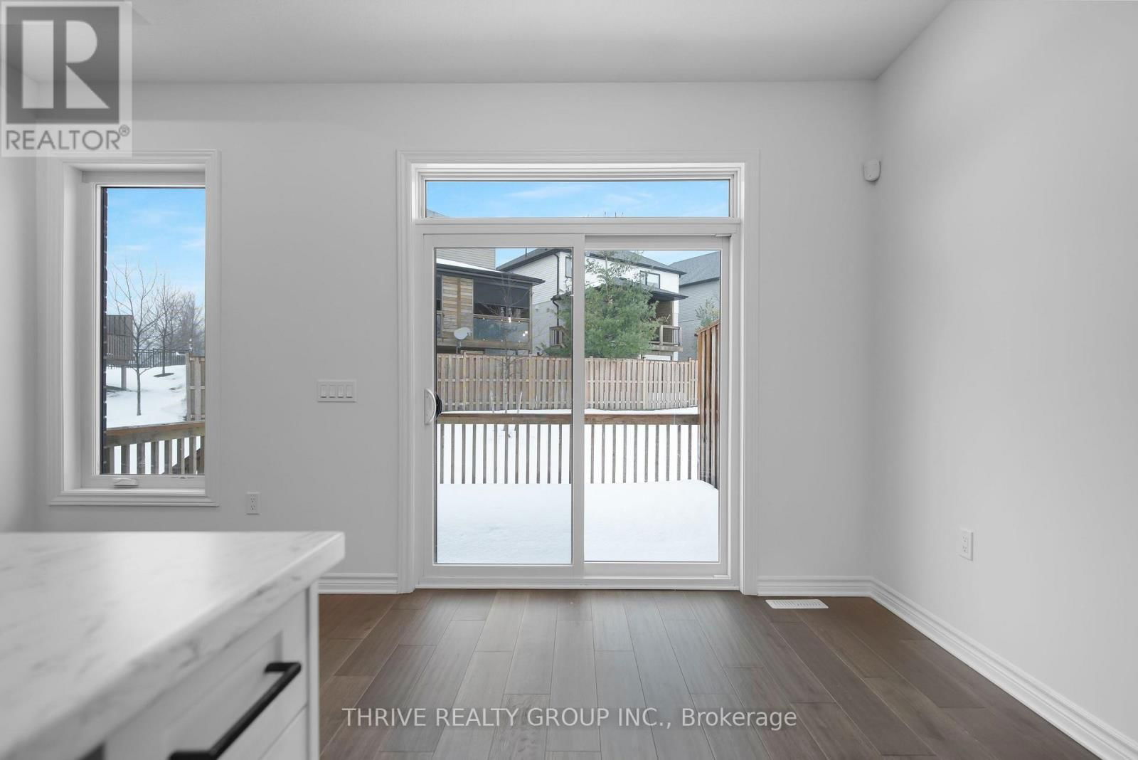 35 - 1080 UPPERPOINT AVENUE Image 18