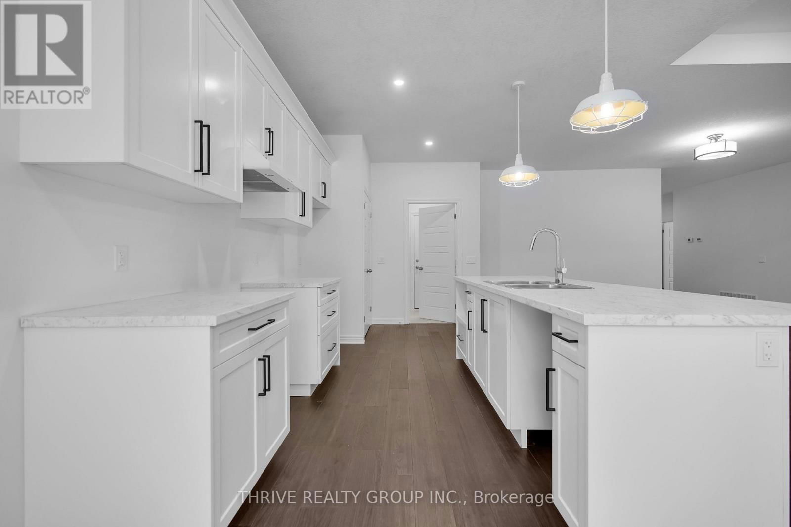 35 - 1080 UPPERPOINT AVENUE Image 20