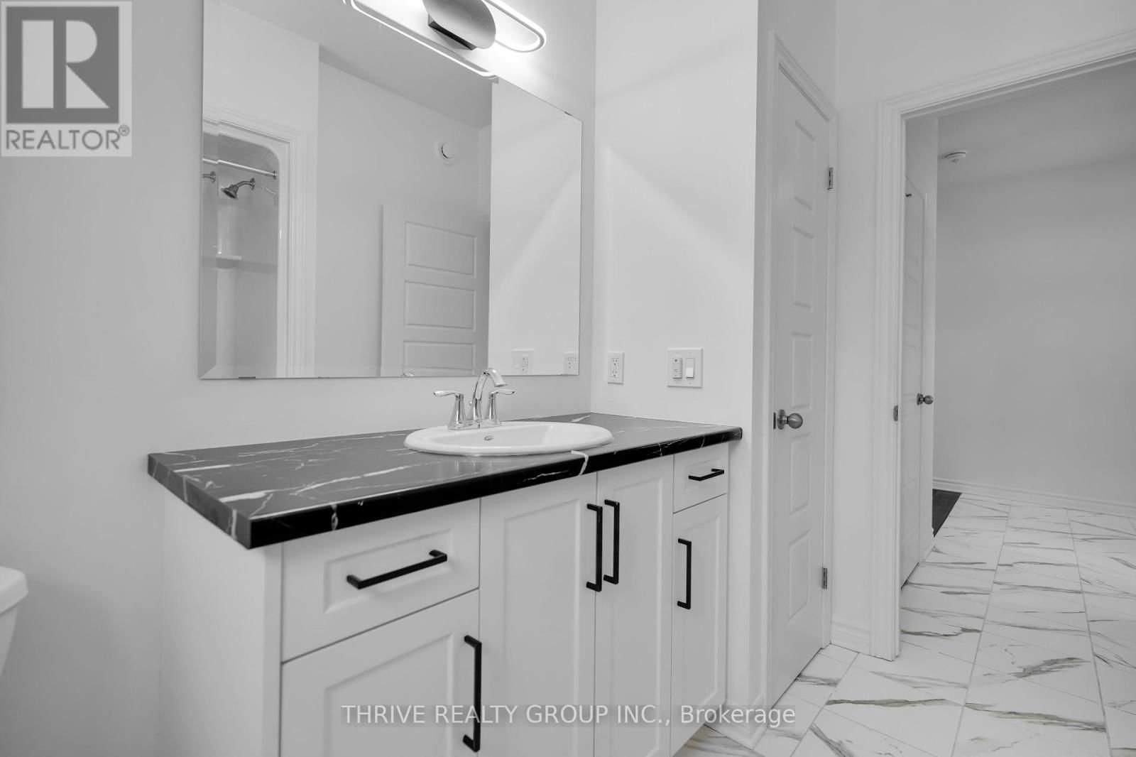 35 - 1080 UPPERPOINT AVENUE Image 31