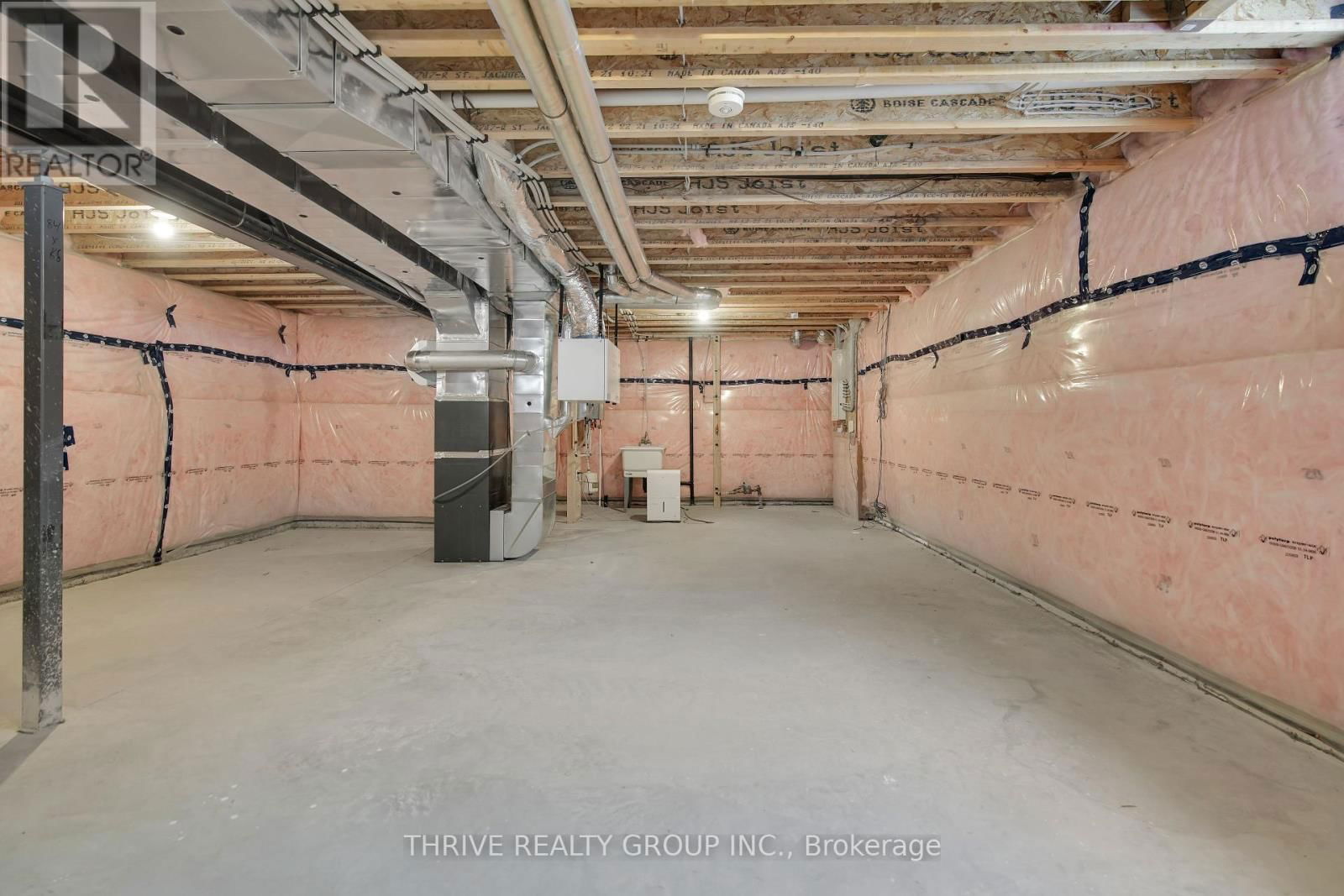 35 - 1080 UPPERPOINT AVENUE Image 34