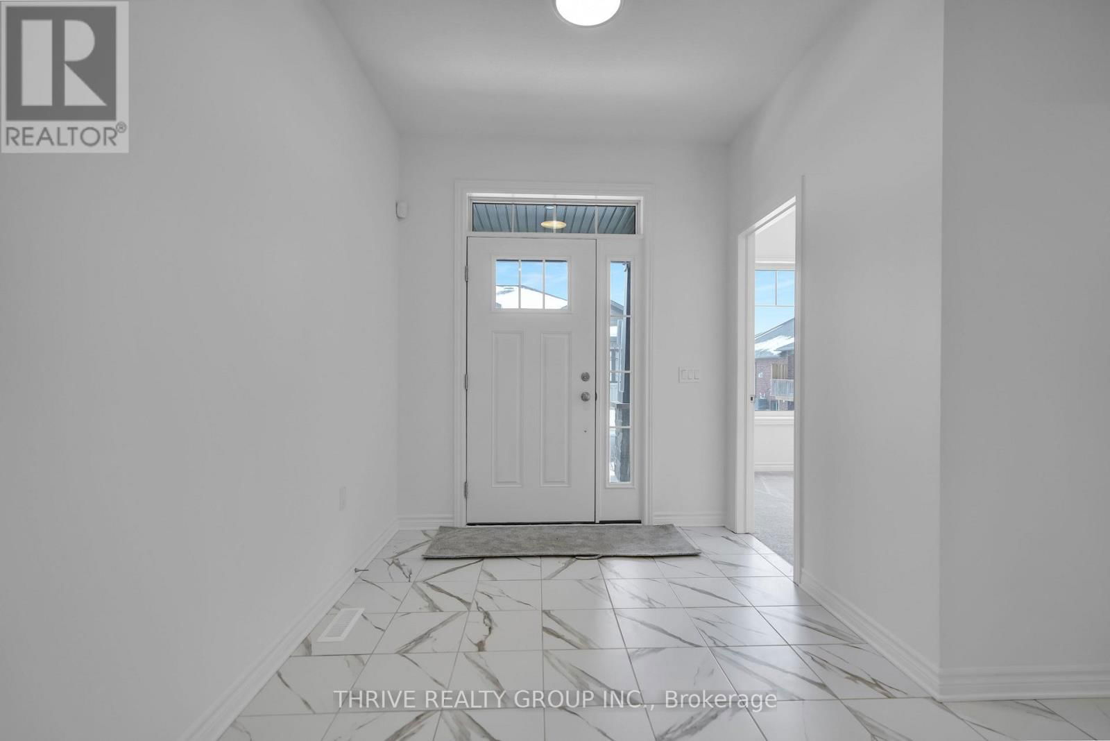 35 - 1080 UPPERPOINT AVENUE Image 5