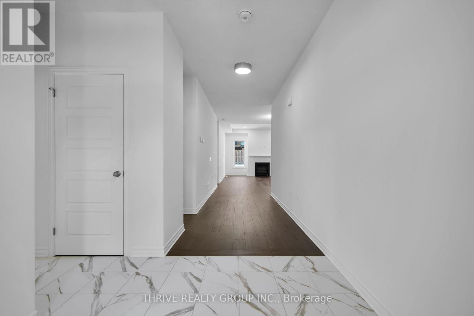 35 - 1080 UPPERPOINT AVENUE Image 6