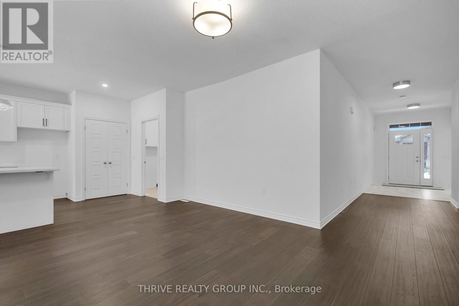 35 - 1080 UPPERPOINT AVENUE Image 8
