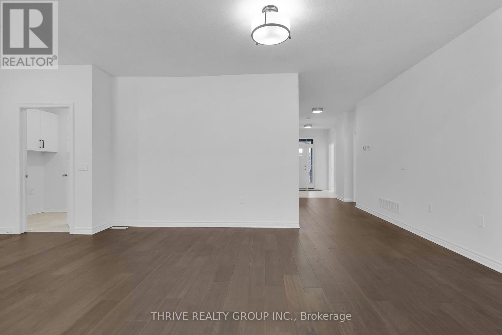 35 - 1080 UPPERPOINT AVENUE Image 9