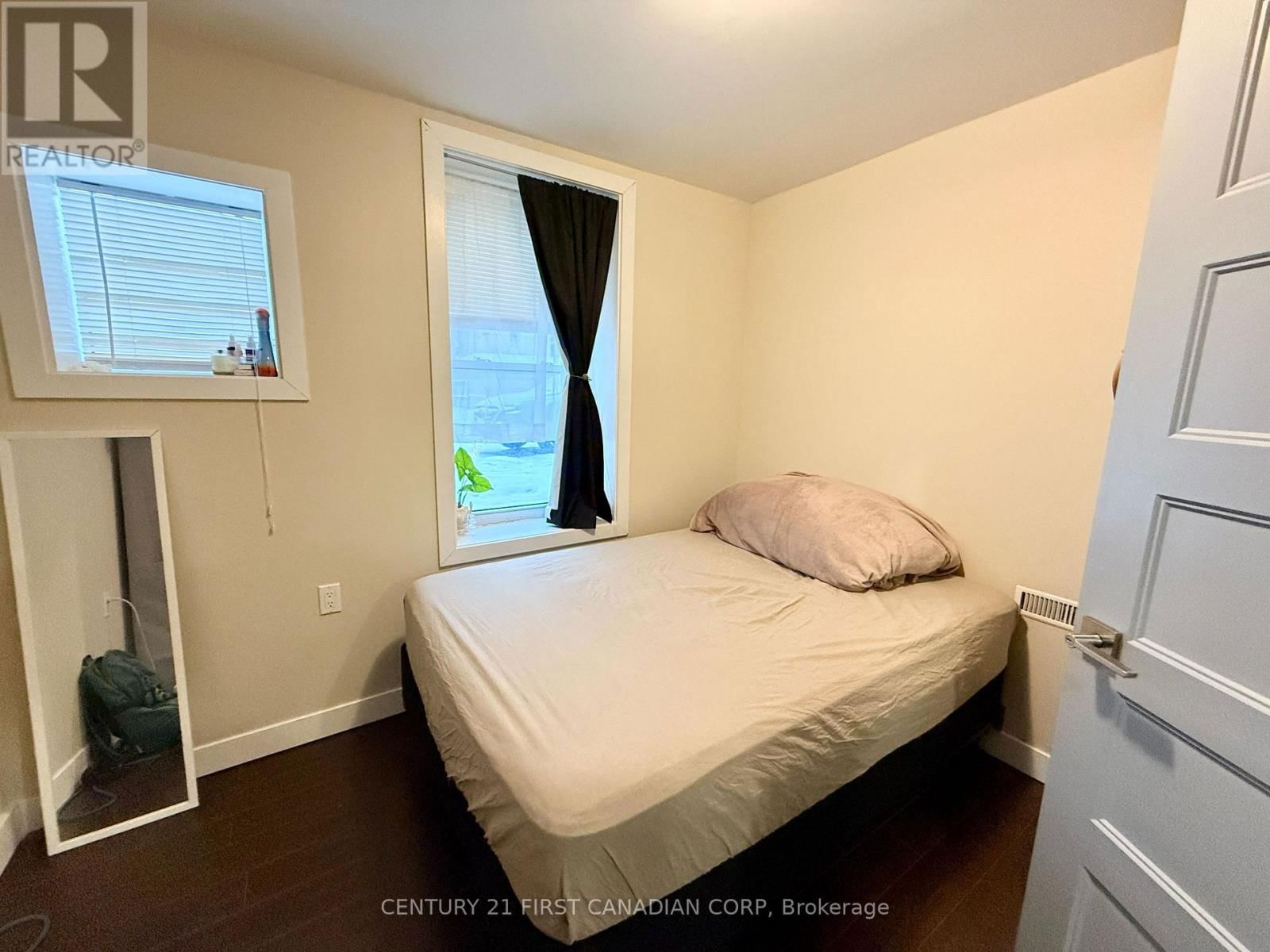 289 OXFORD STREET Image 9