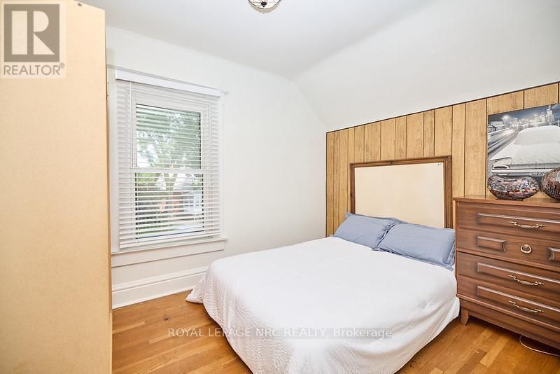 54 HENRY STREET Image 23