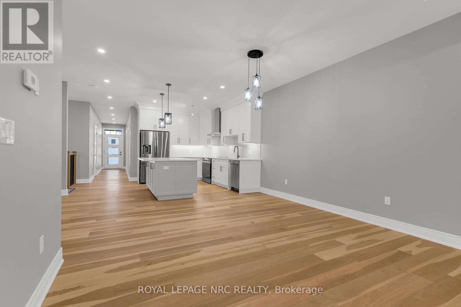 265 LANCASTER DRIVE Image 11