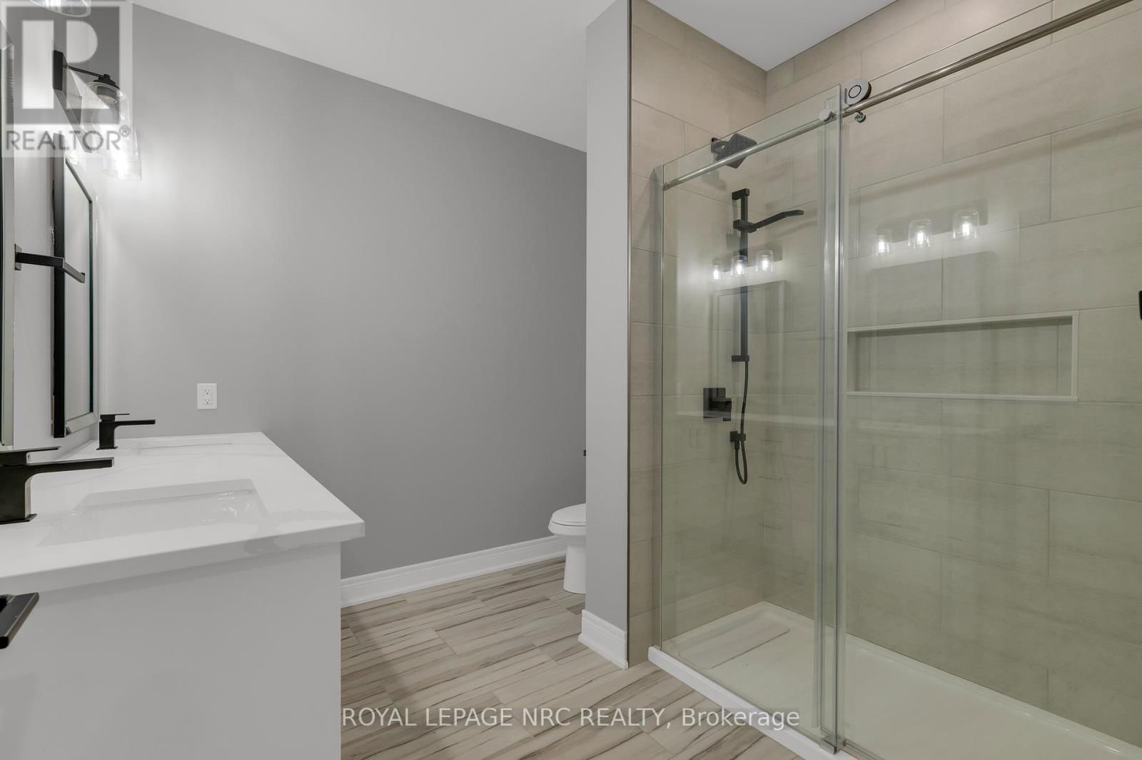 265 LANCASTER DRIVE Image 16