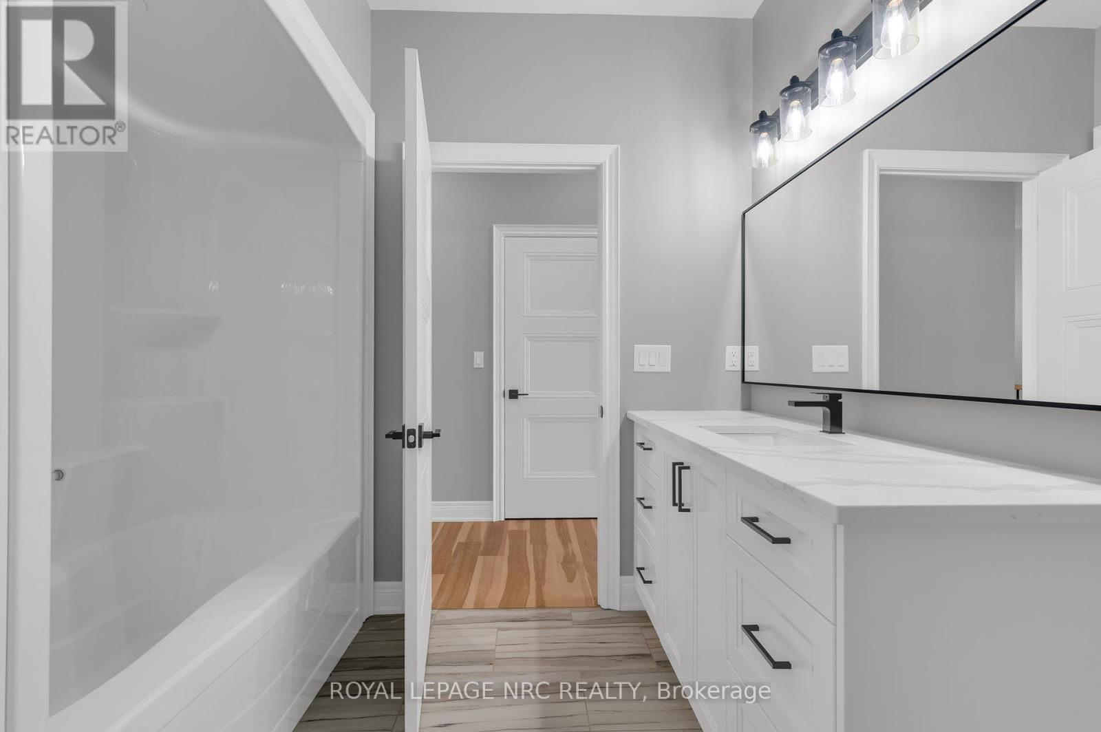 265 LANCASTER DRIVE Image 21