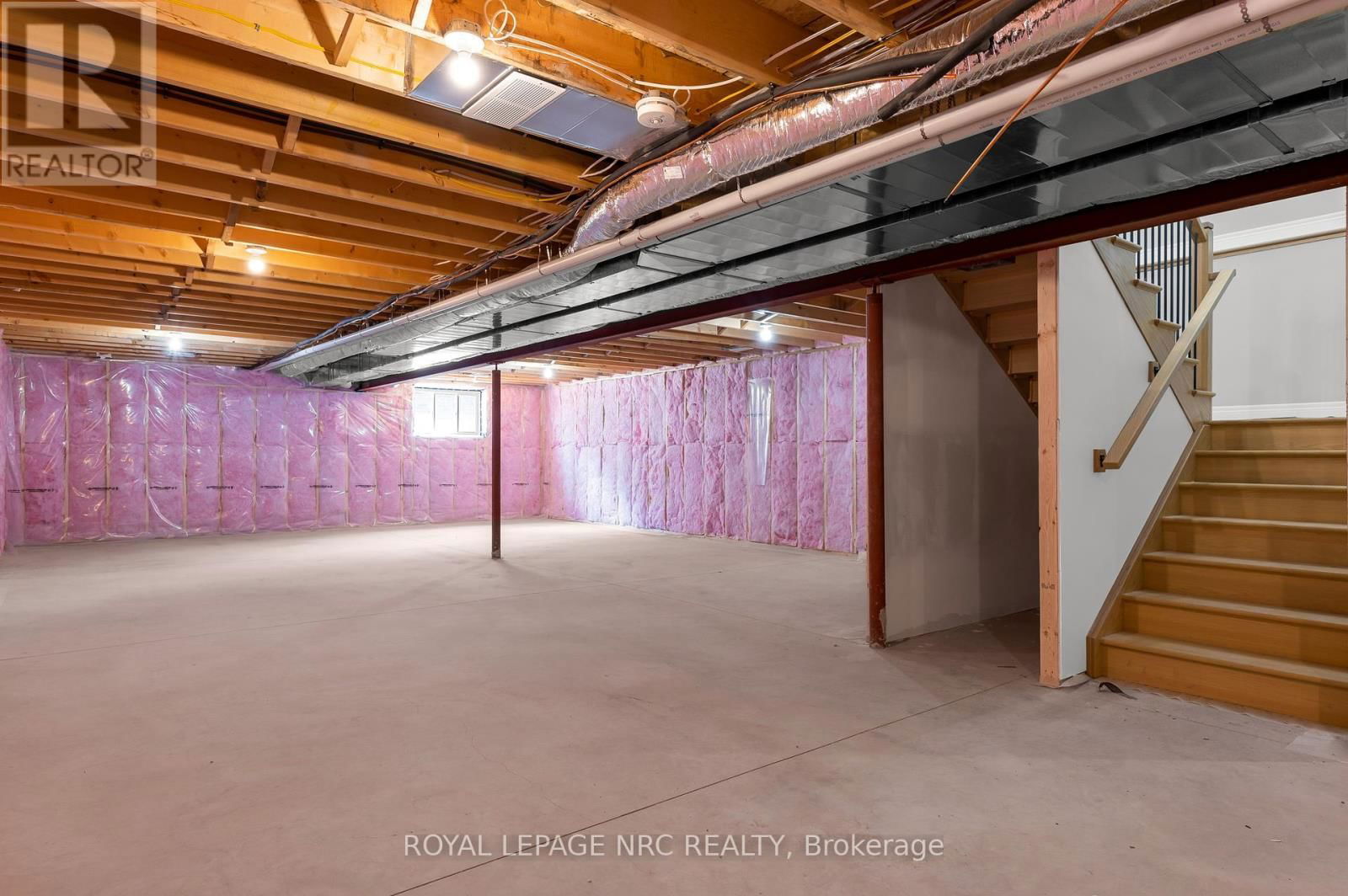 265 LANCASTER DRIVE Image 23
