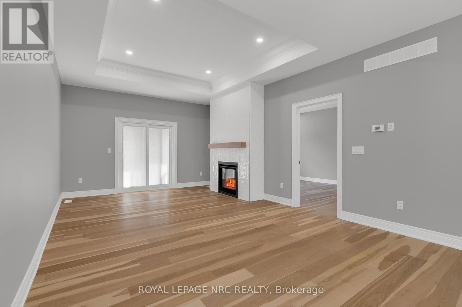 265 LANCASTER DRIVE Image 8
