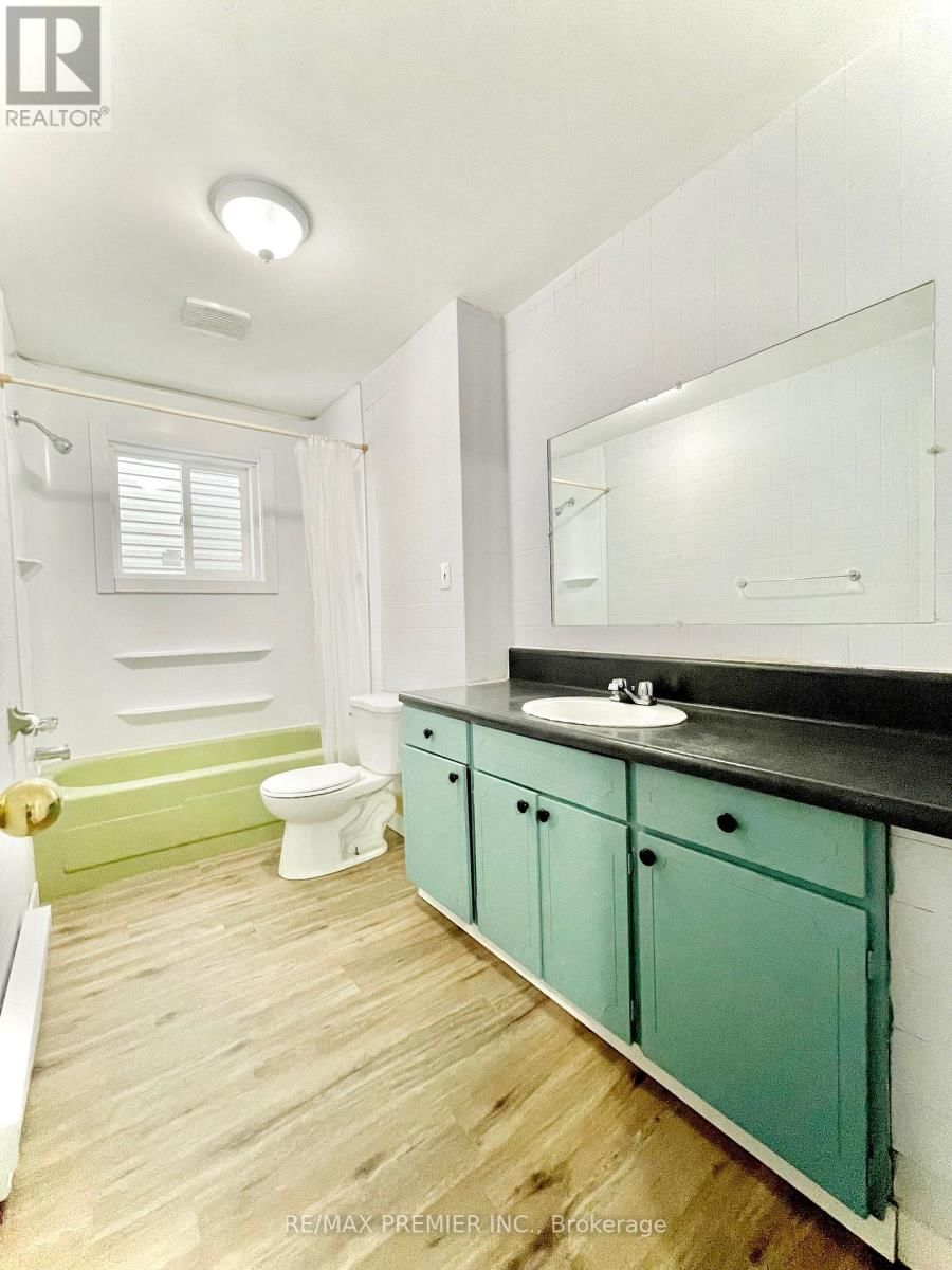 365 BESSIE AVENUE Image 14