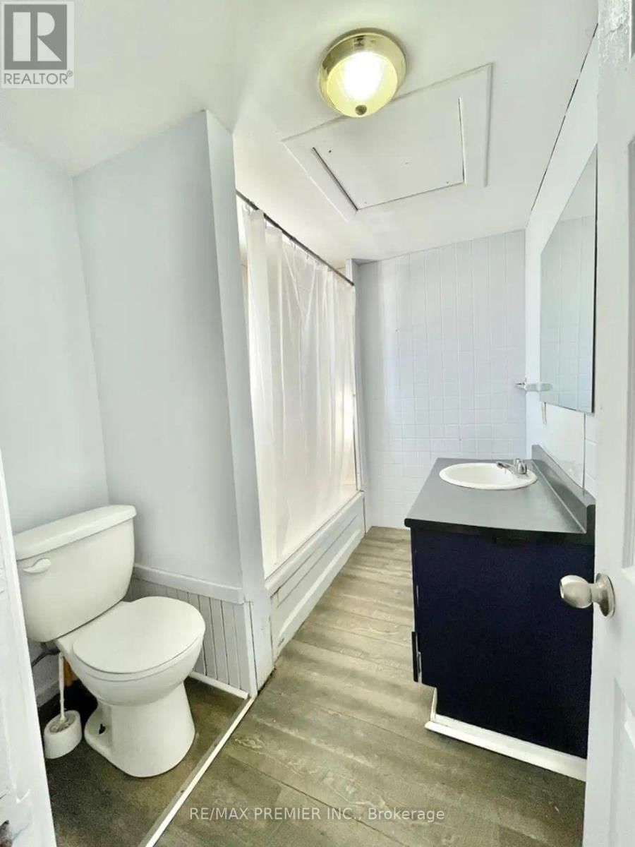 365 BESSIE AVENUE Image 19