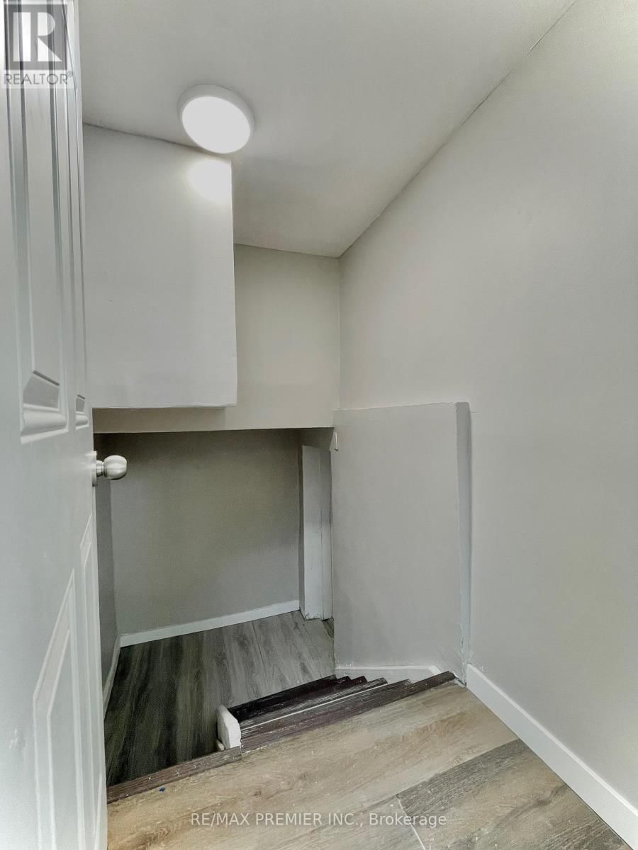 365 BESSIE AVENUE Image 26
