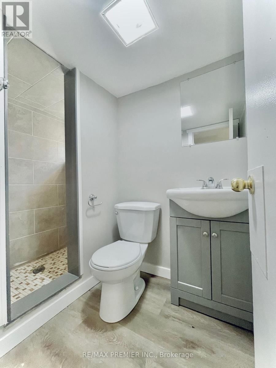 365 BESSIE AVENUE Image 33