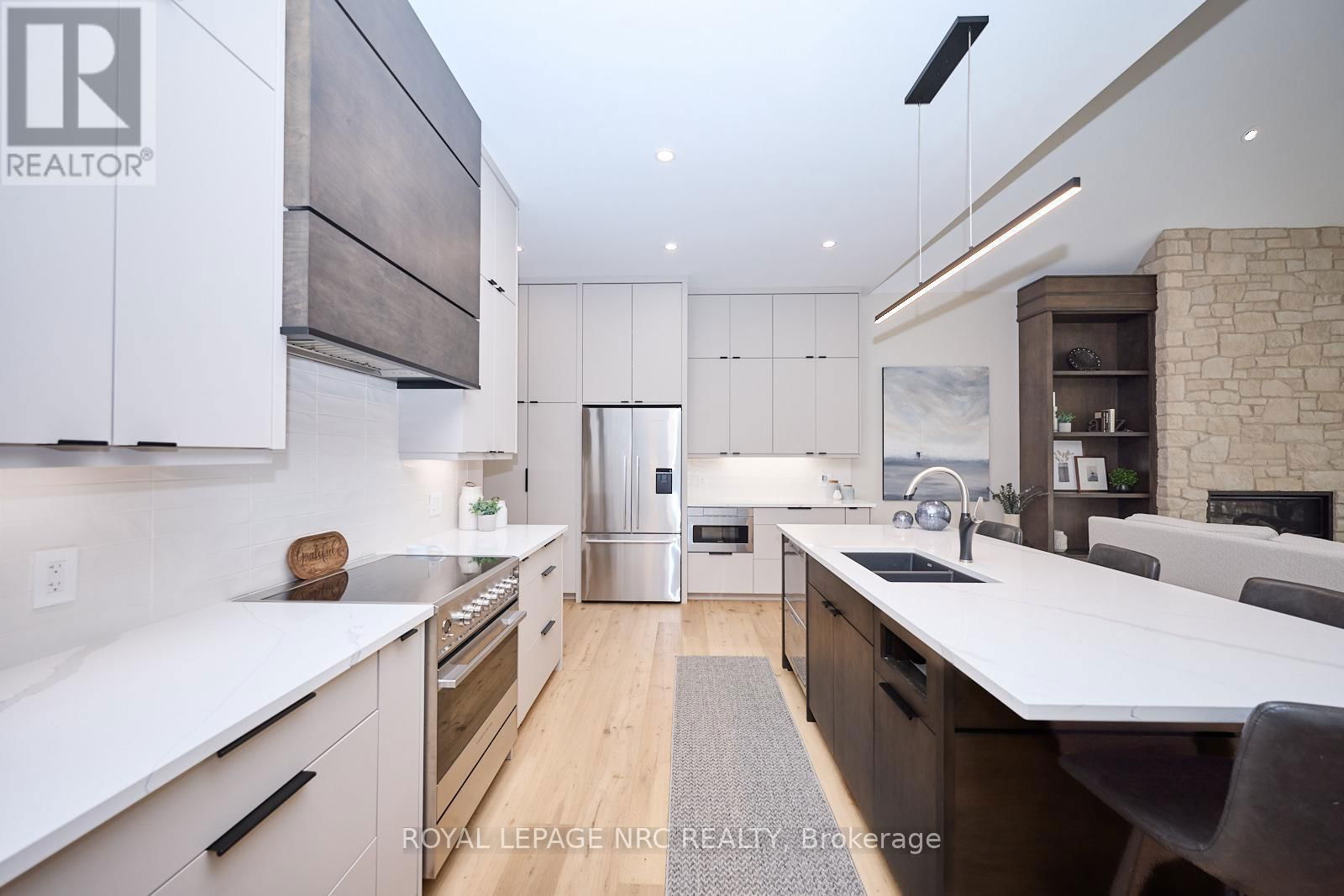 12 - 190 CANBORO ROAD Image 21