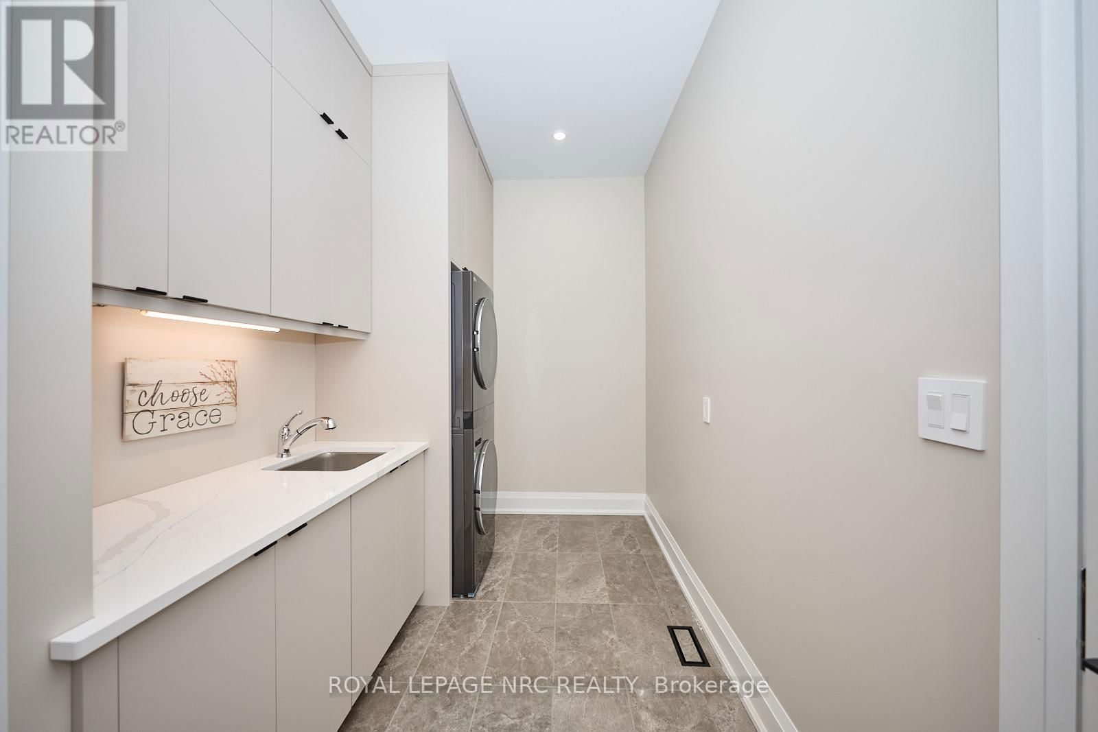 12 - 190 CANBORO ROAD Image 24
