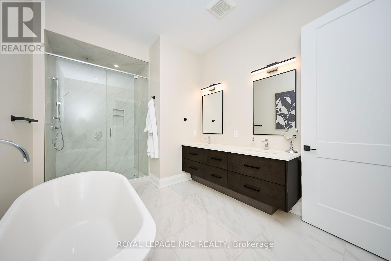 12 - 190 CANBORO ROAD Image 28