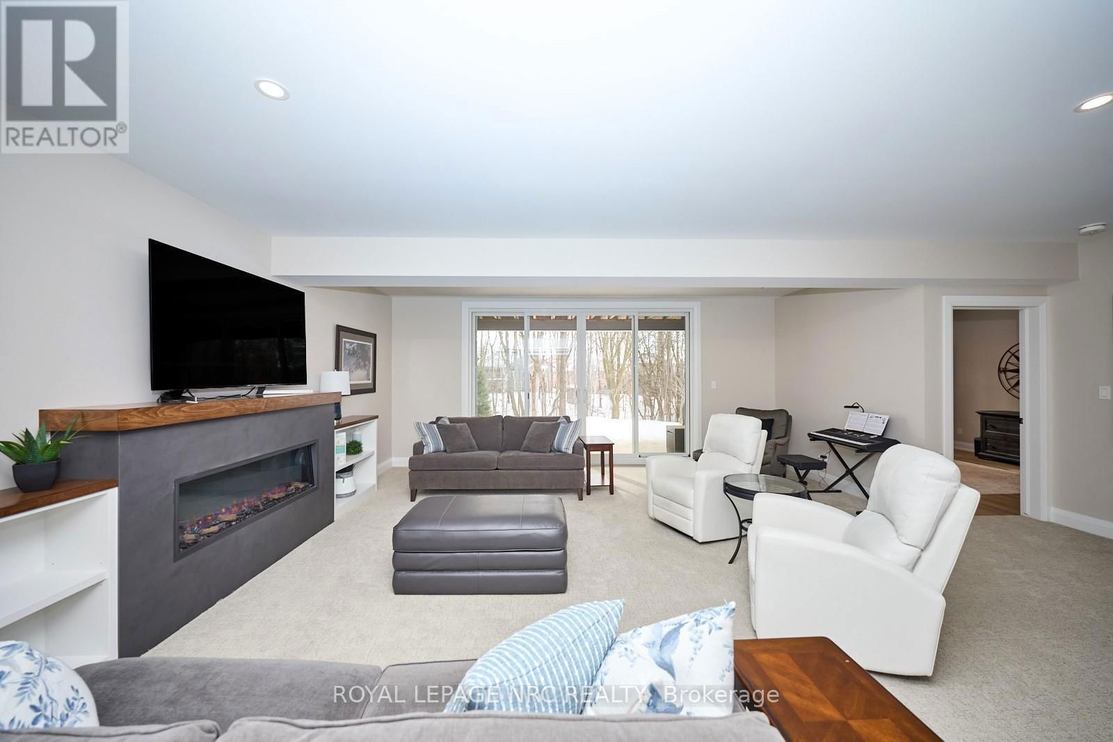12 - 190 CANBORO ROAD Image 42