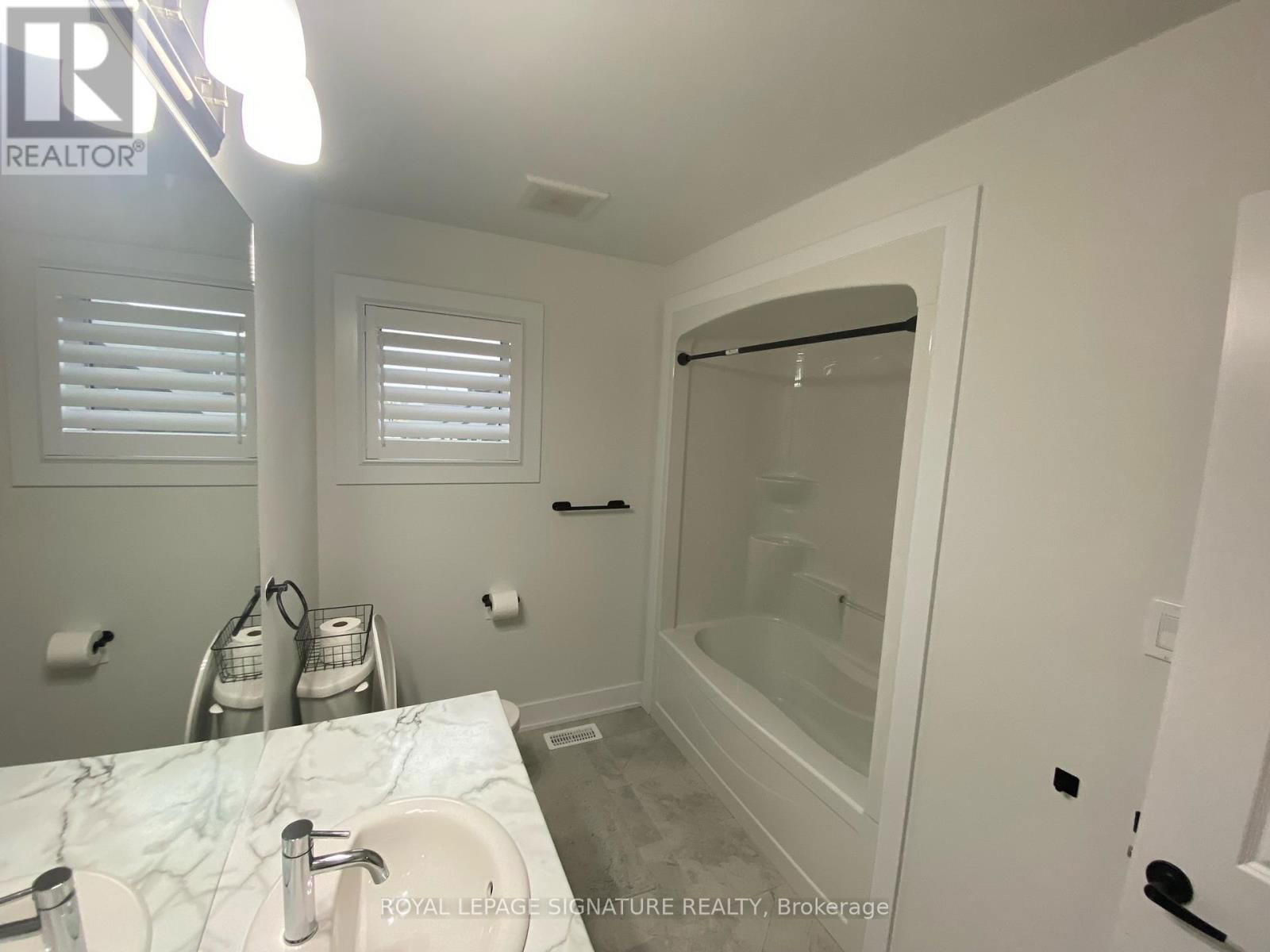 16 WEBB STREET Image 12