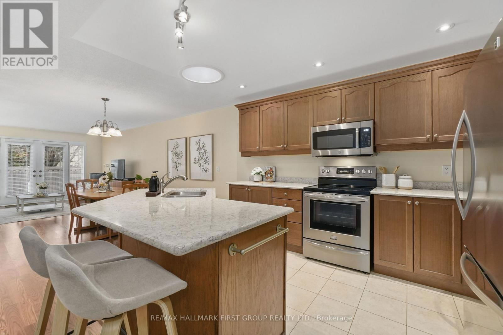 Unit 6 - 740 CARLISLE STREET Image 13
