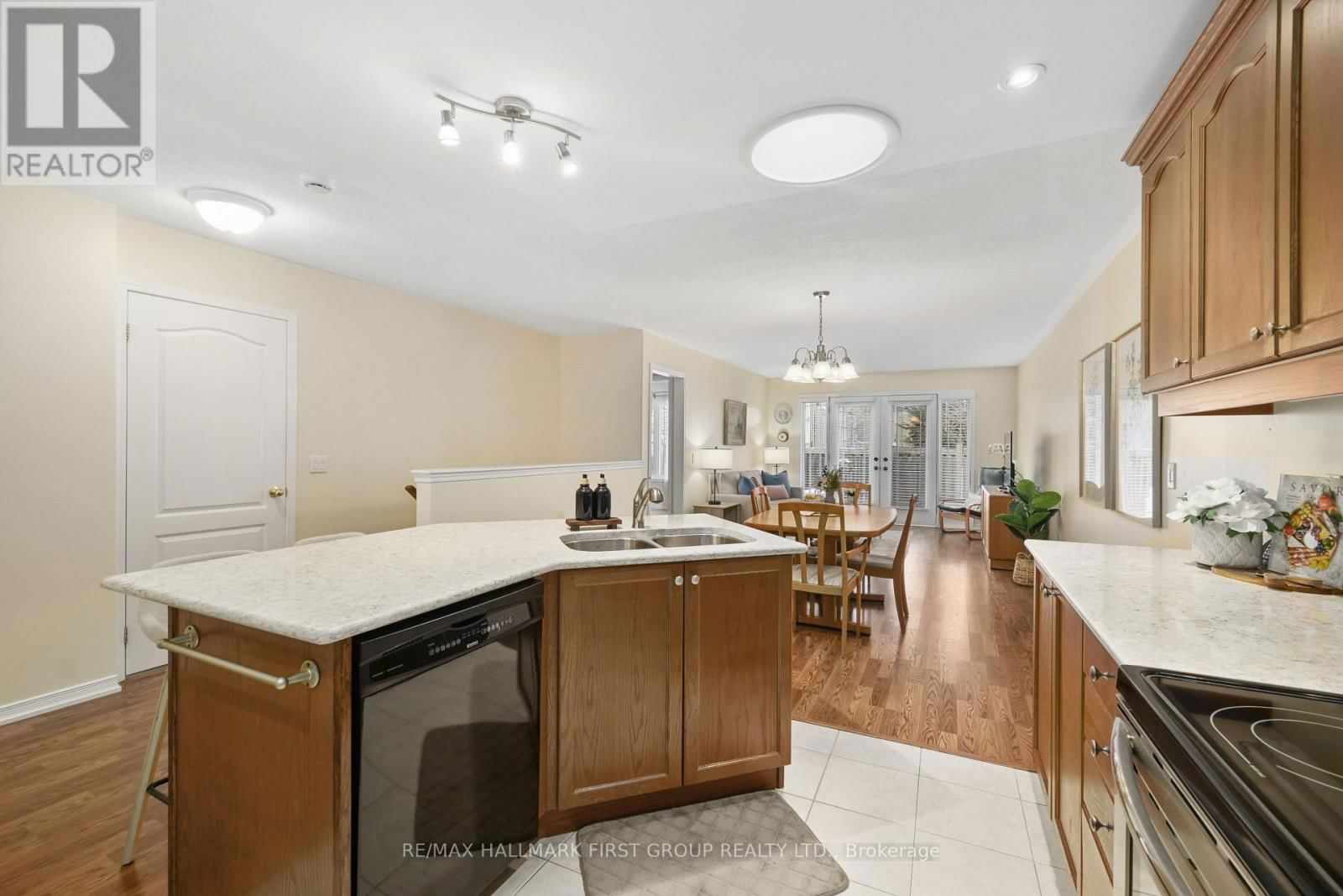 Unit 6 - 740 CARLISLE STREET Image 19