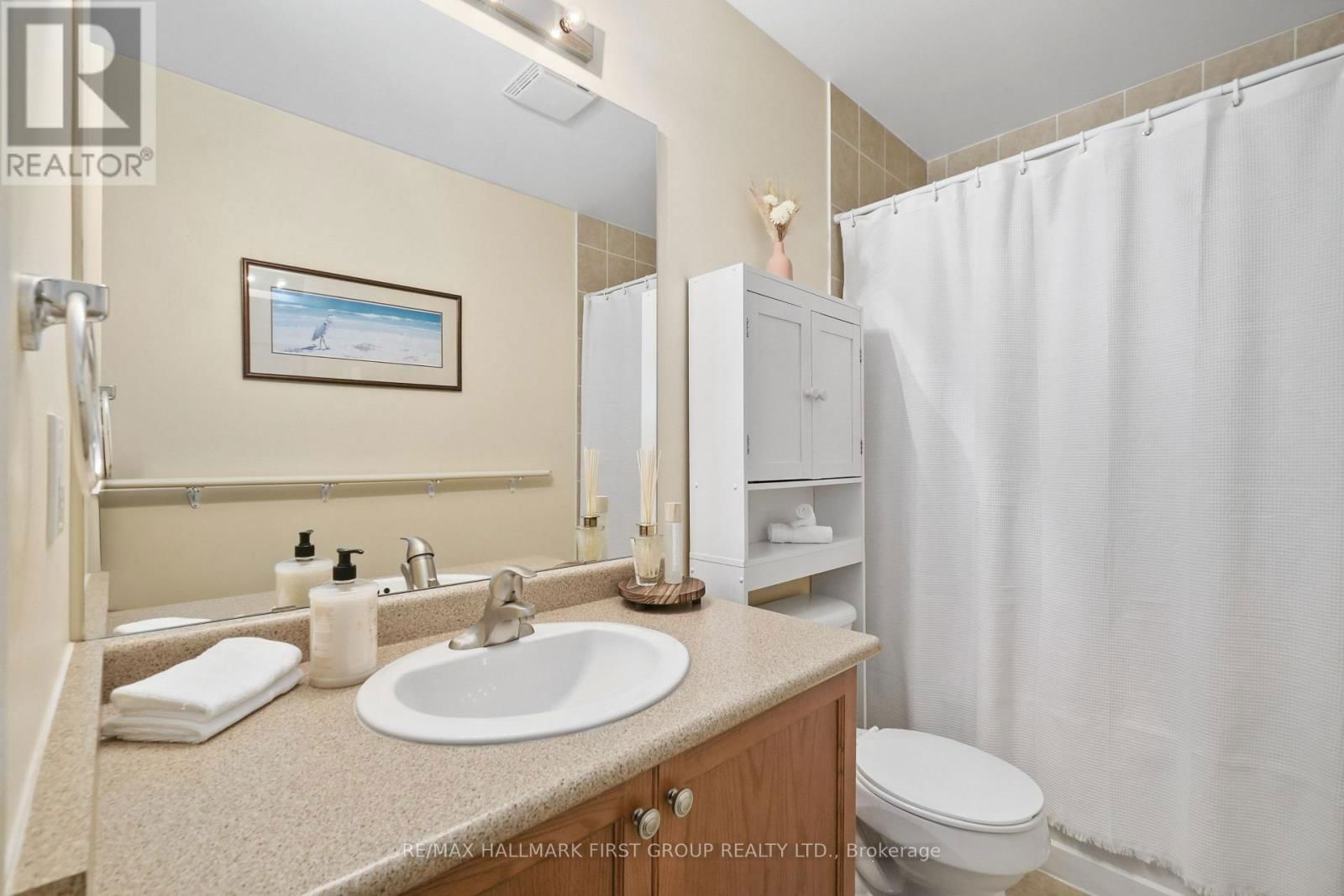 Unit 6 - 740 CARLISLE STREET Image 32