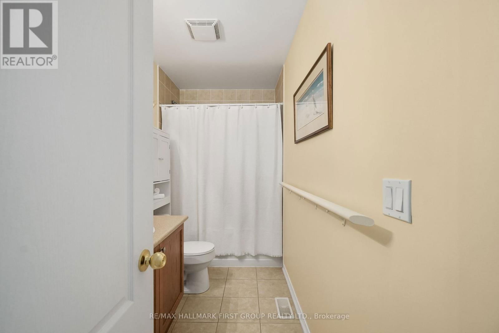 Unit 6 - 740 CARLISLE STREET Image 33