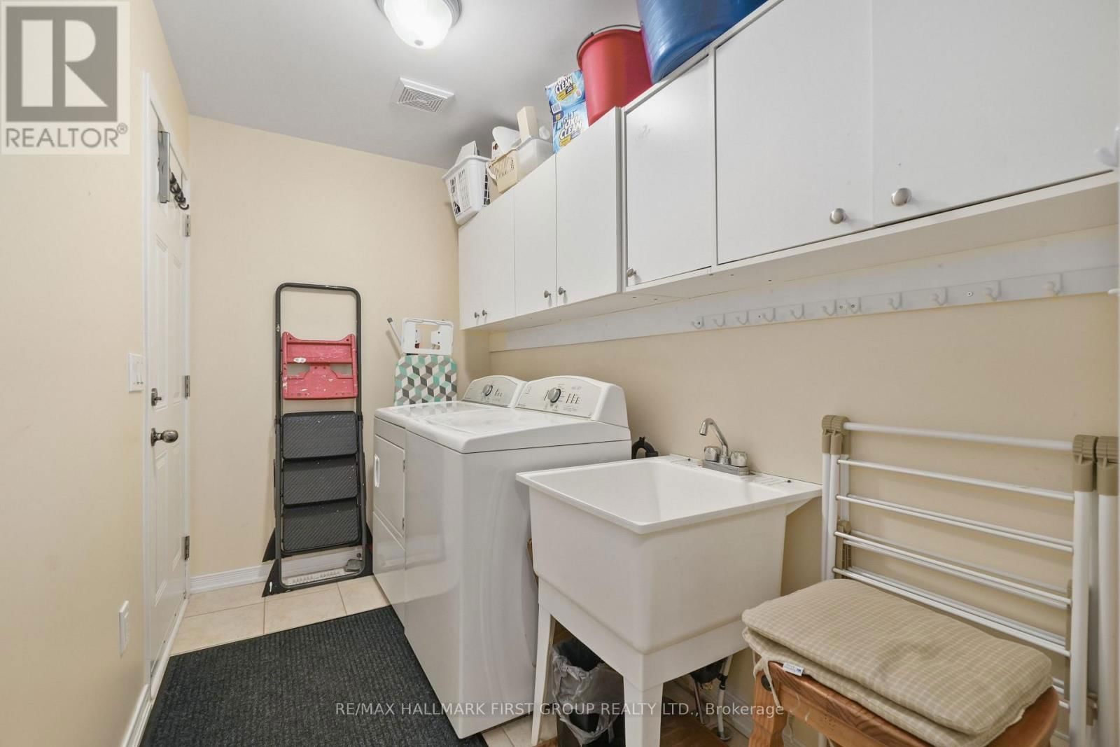Unit 6 - 740 CARLISLE STREET Image 34