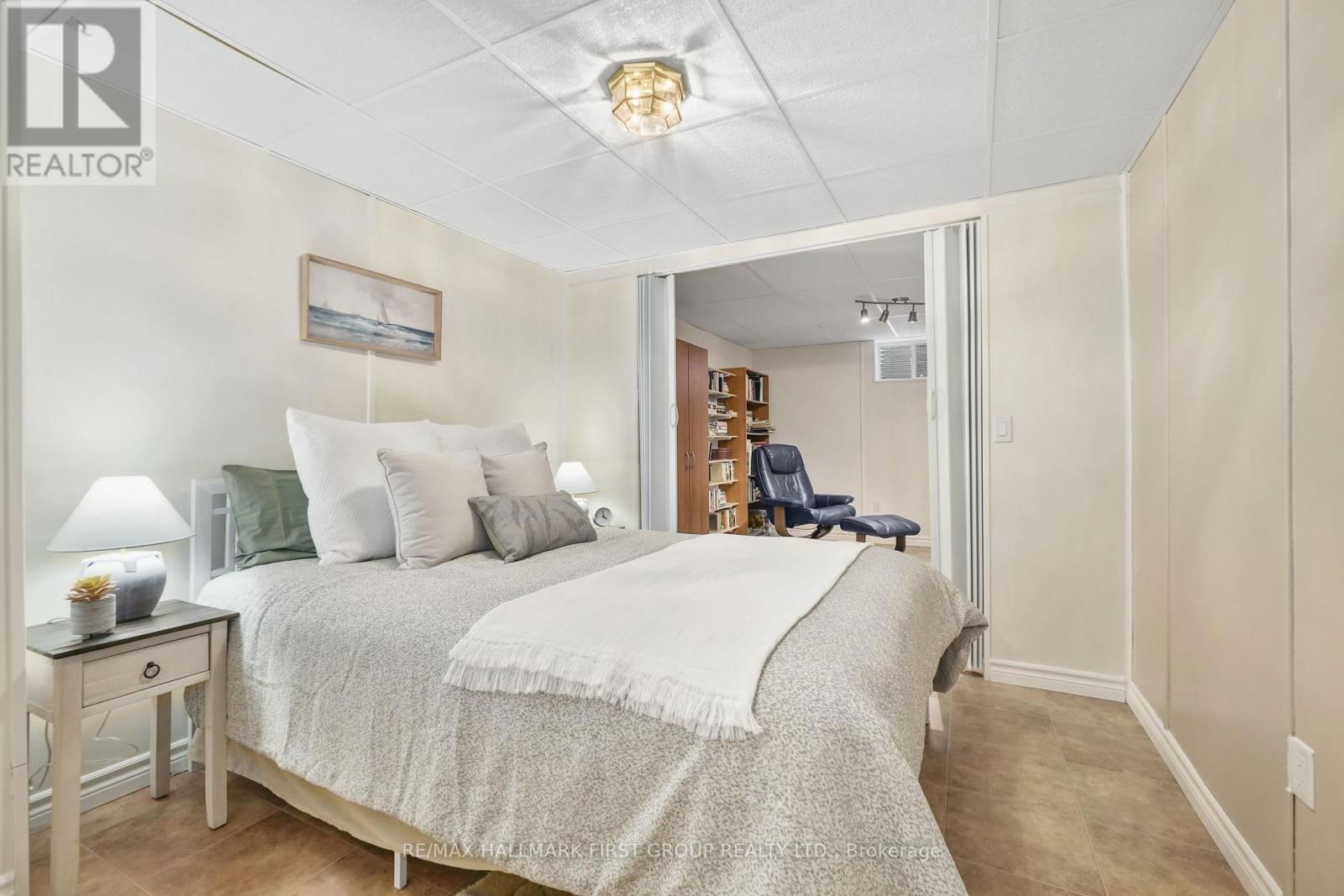 Unit 6 - 740 CARLISLE STREET Image 40