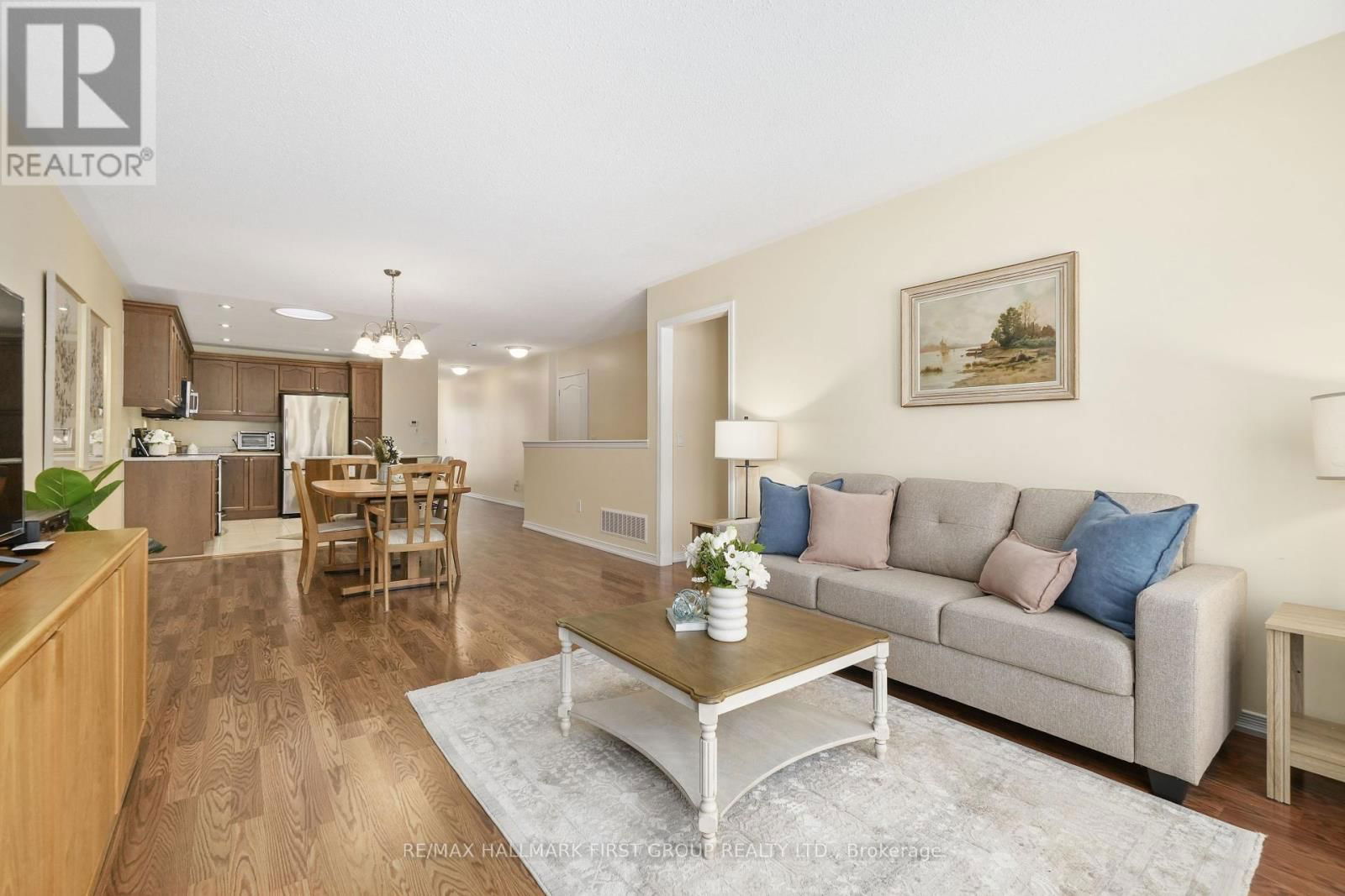 Unit 6 - 740 CARLISLE STREET Image 9
