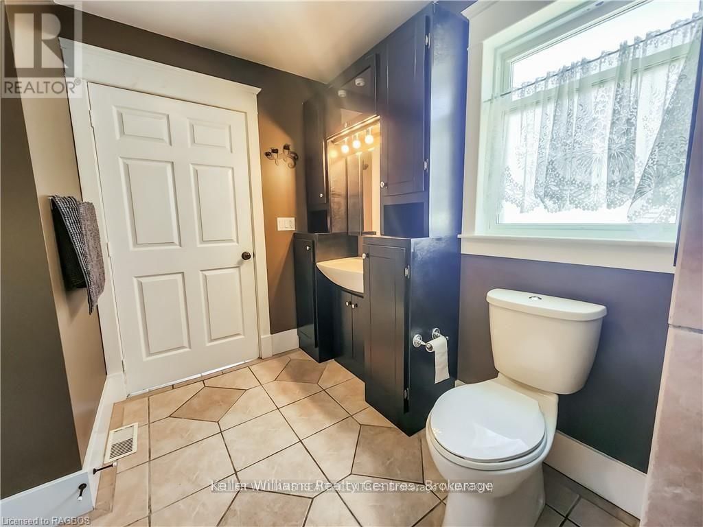 204 BRUCE RD 9 Image 31