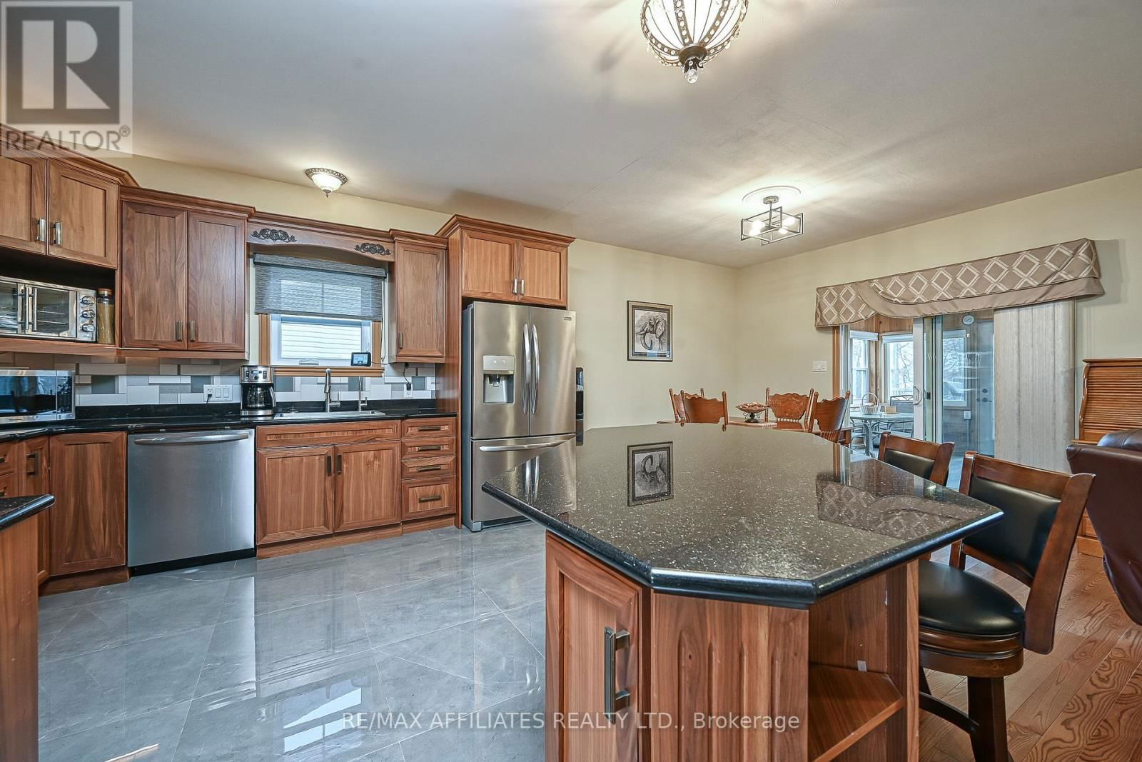 500 BARRAGE STREET Image 11