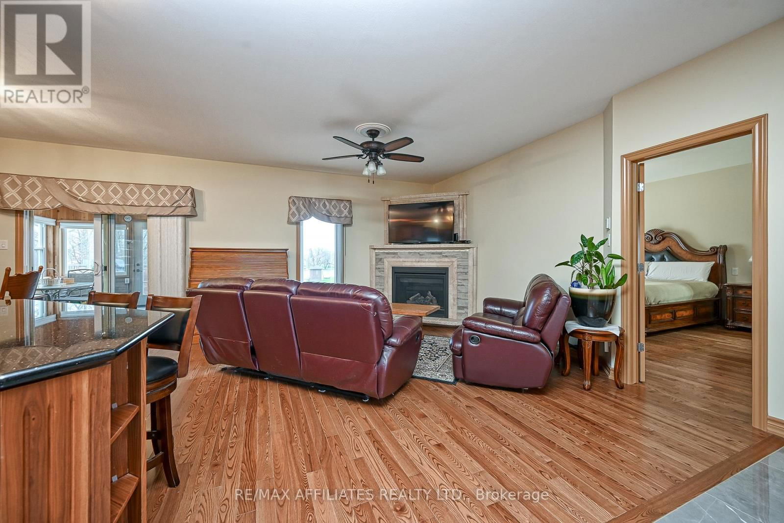 500 BARRAGE STREET Image 4