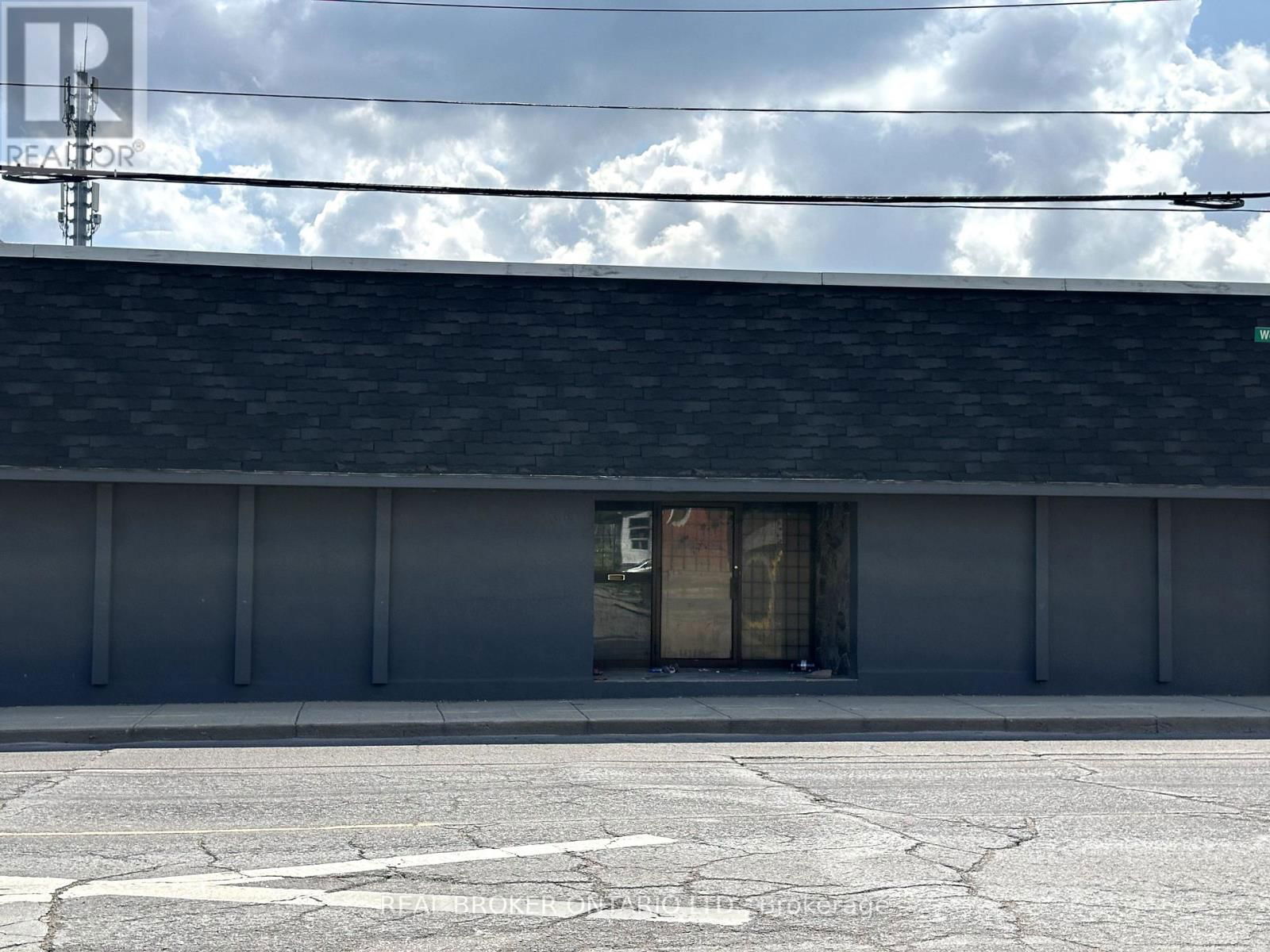 2 - 360 WENTWORTH STREET NORTH Image 2