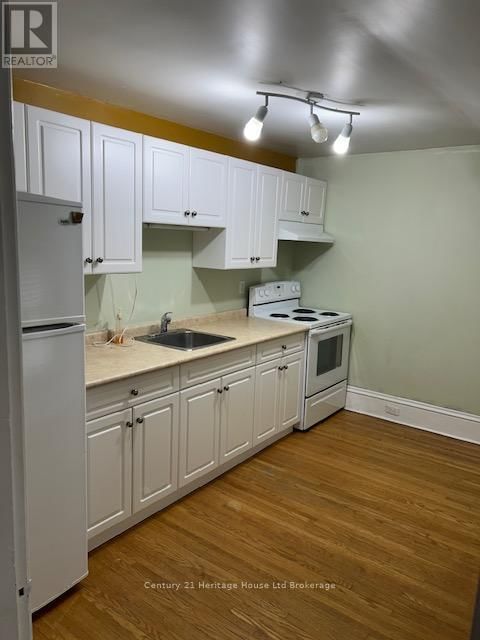 62 WELLINGTON STREET SOUTH Image 3