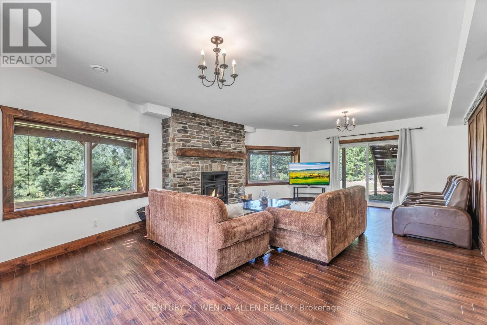 22 TOWES LANE Image 32