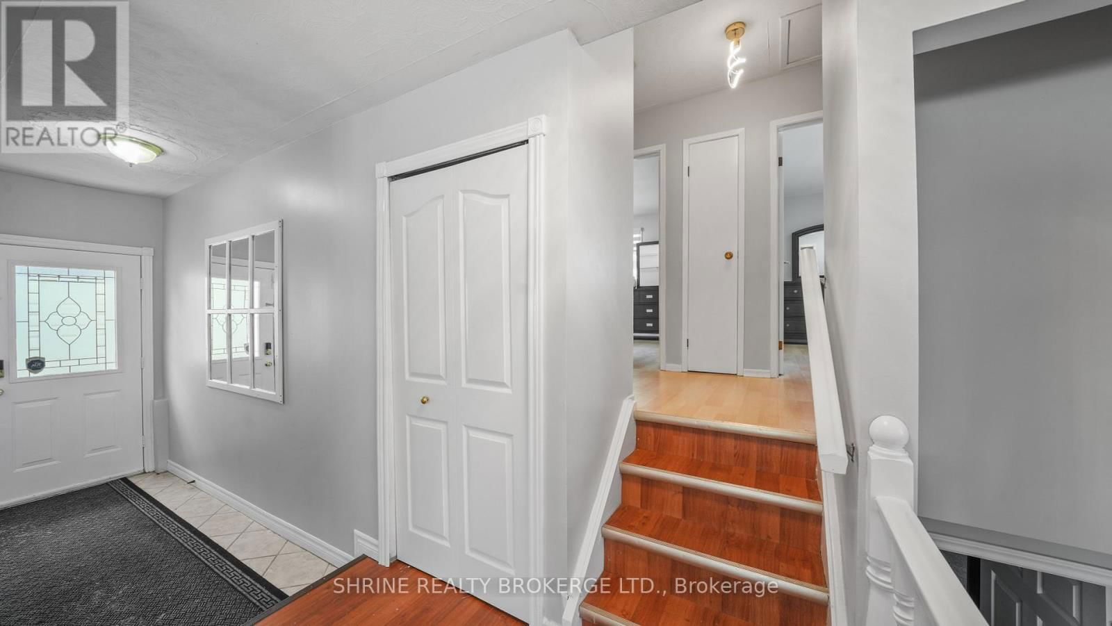 8 POPLAR CRESCENT Image 10