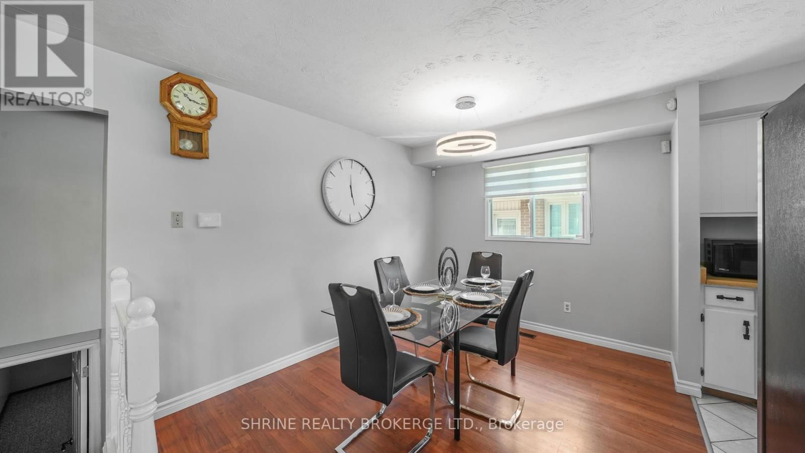 8 POPLAR CRESCENT Image 11