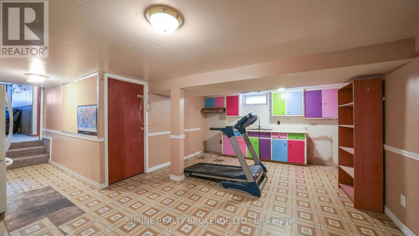 8 POPLAR CRESCENT Image 32