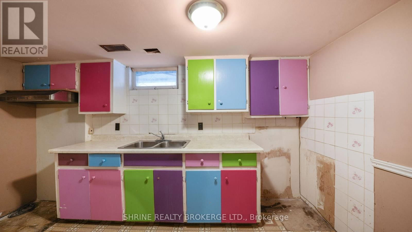 8 POPLAR CRESCENT Image 33