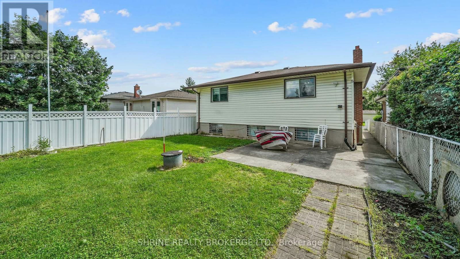 8 POPLAR CRESCENT Image 37