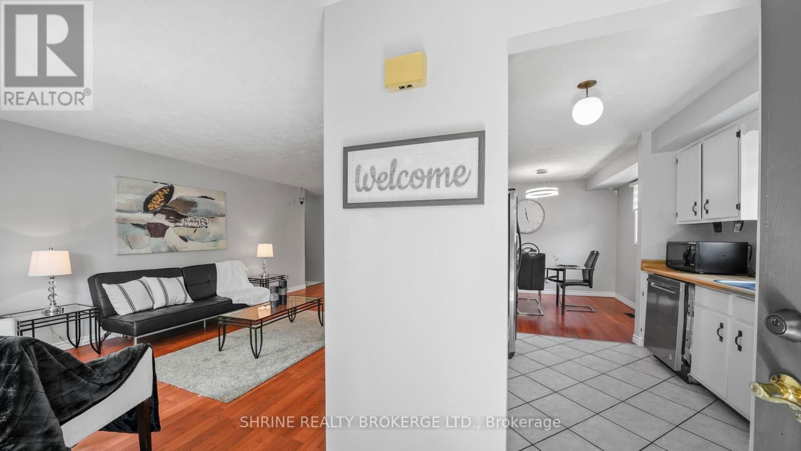 8 POPLAR CRESCENT Image 4