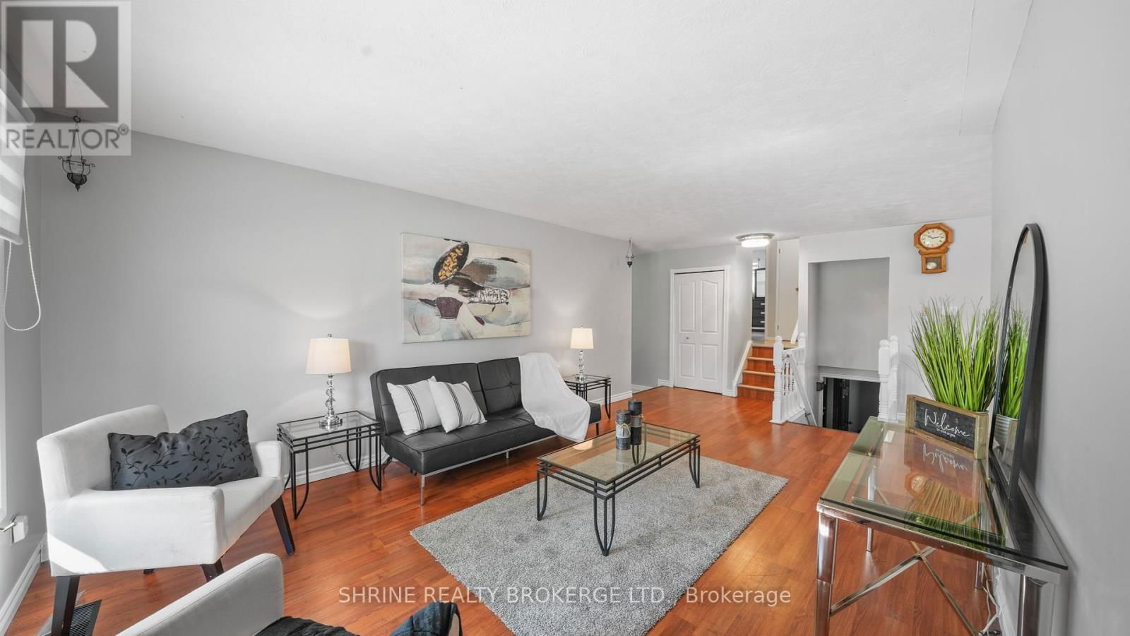 8 POPLAR CRESCENT Image 5