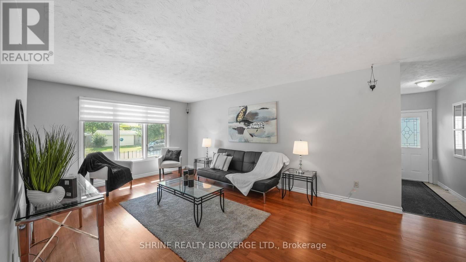 8 POPLAR CRESCENT Image 7