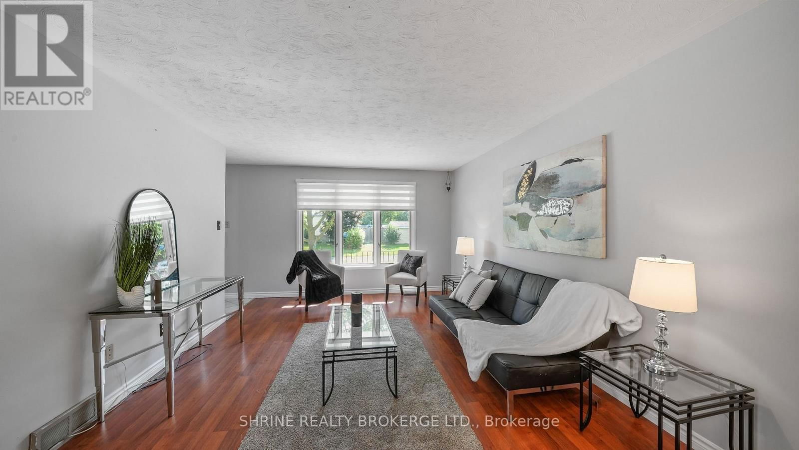 8 POPLAR CRESCENT Image 8