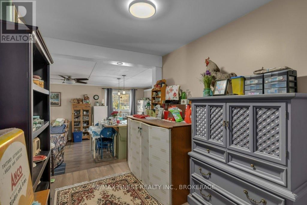 186 THOMAS STREET Image 11