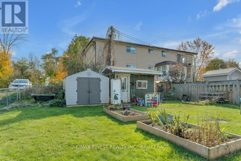 186 THOMAS STREET Image 17