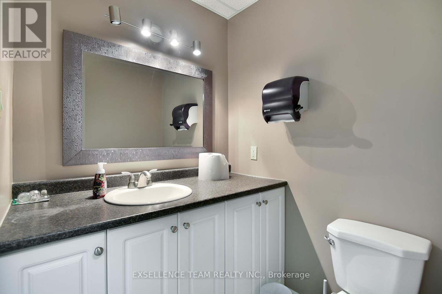309 PARK STREET Image 22